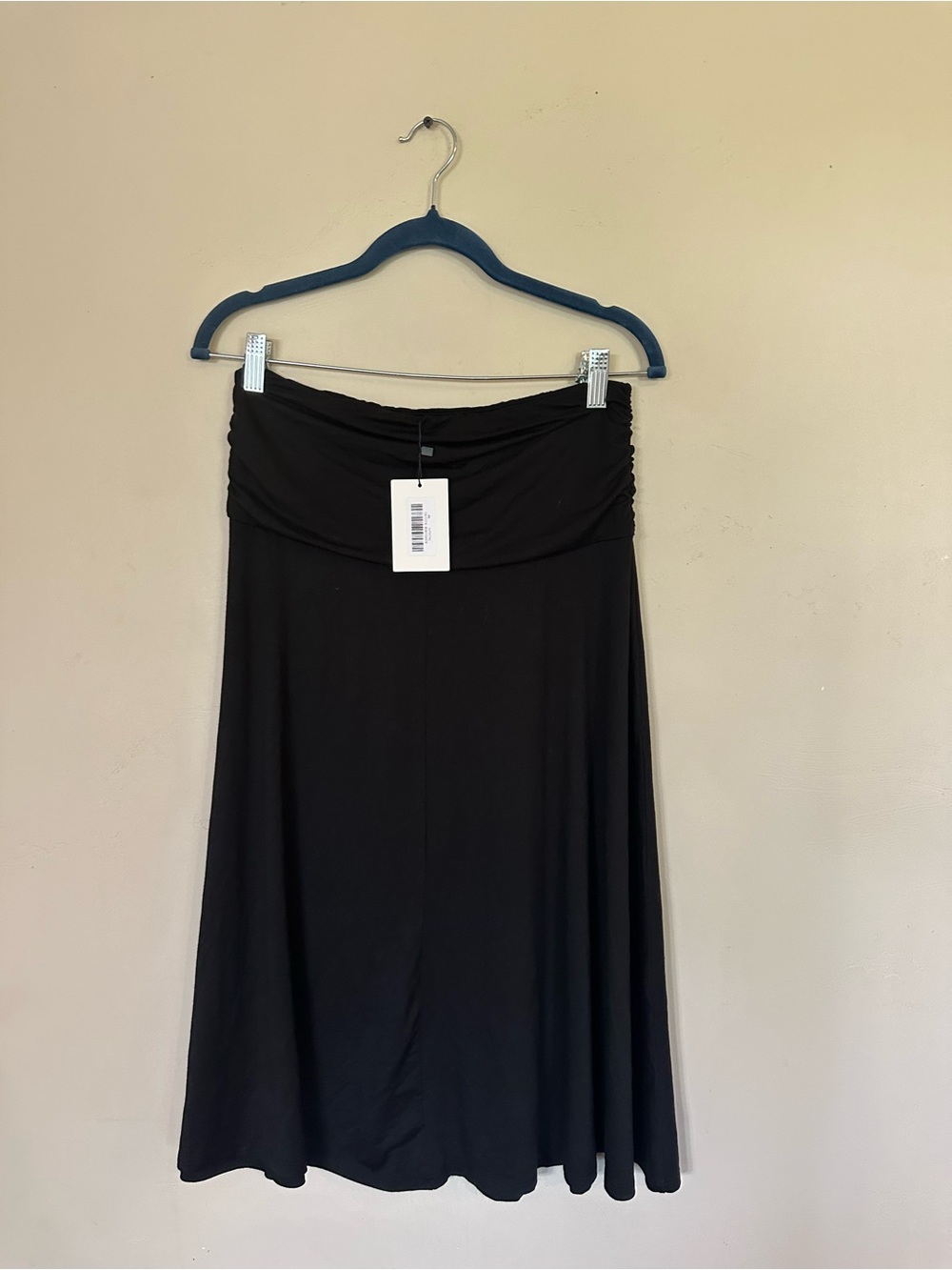 Women's Black Midi Skirt - Sleek Everyday Midi - Picture 3 of 5